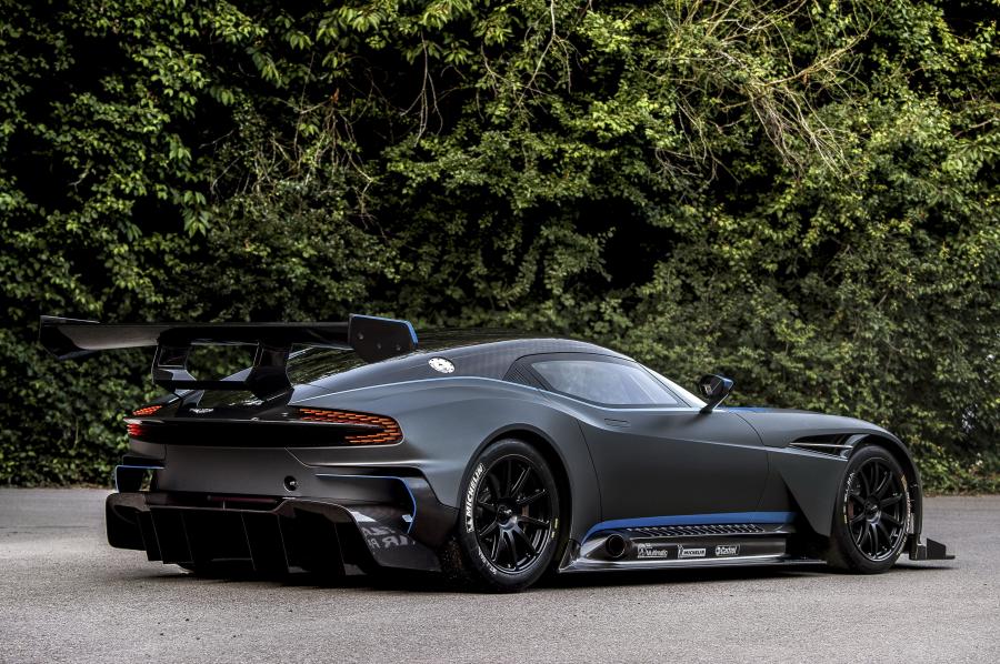  Aston Martin Vulcan 2016 года  (фото 20 из 38)